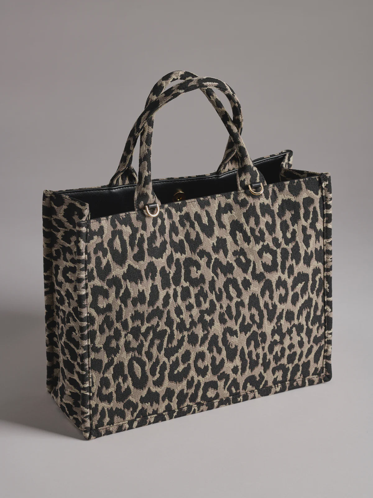 LEO TOTE in Leopard