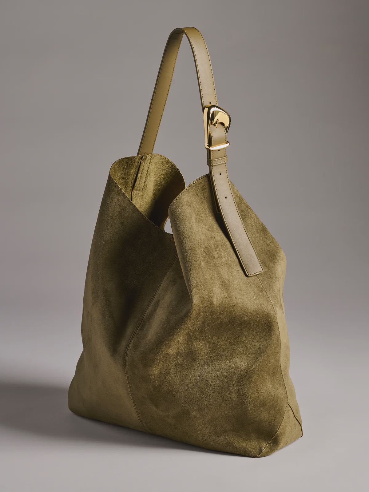 VAL HOBO in Olive