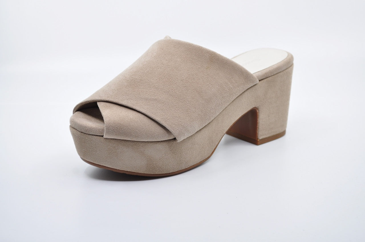 GEORGETTE in Latte