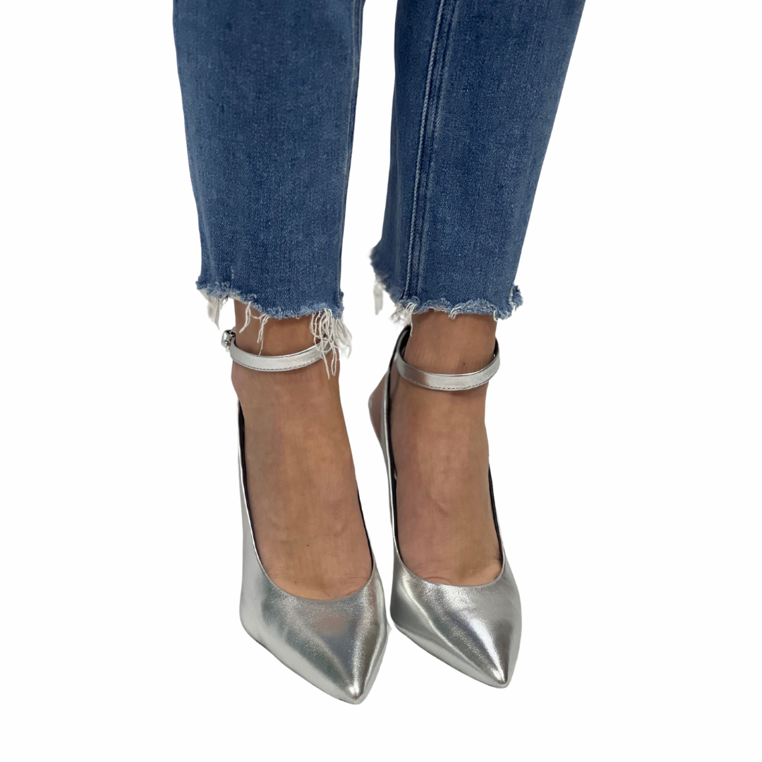 GIRL BOSS in Silver