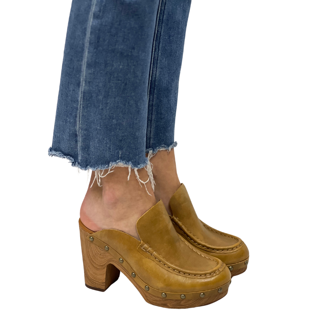 SPENCER in Tan
