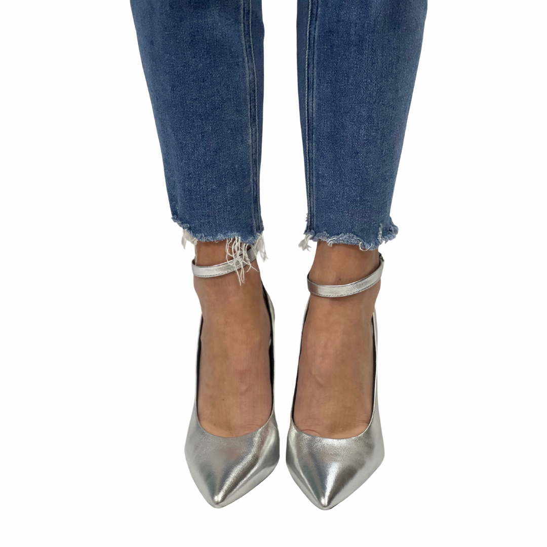 GIRL BOSS in Silver
