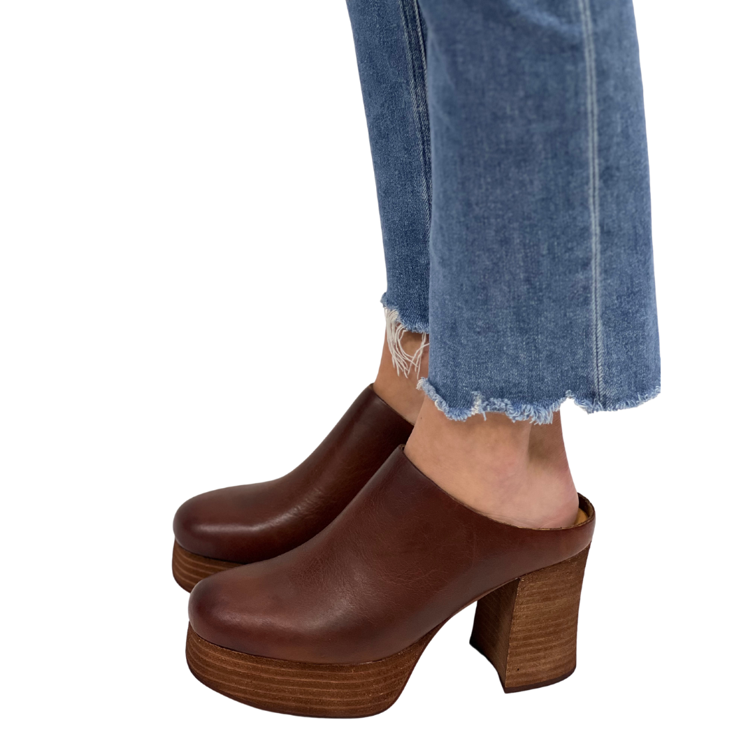 VERONICA in Tan (Rum)
