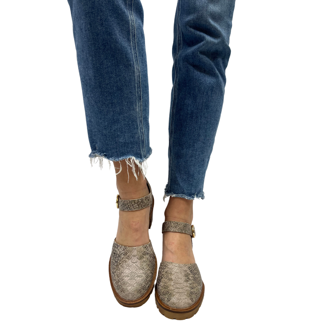 LOCK AND KEY in Beige Exotic