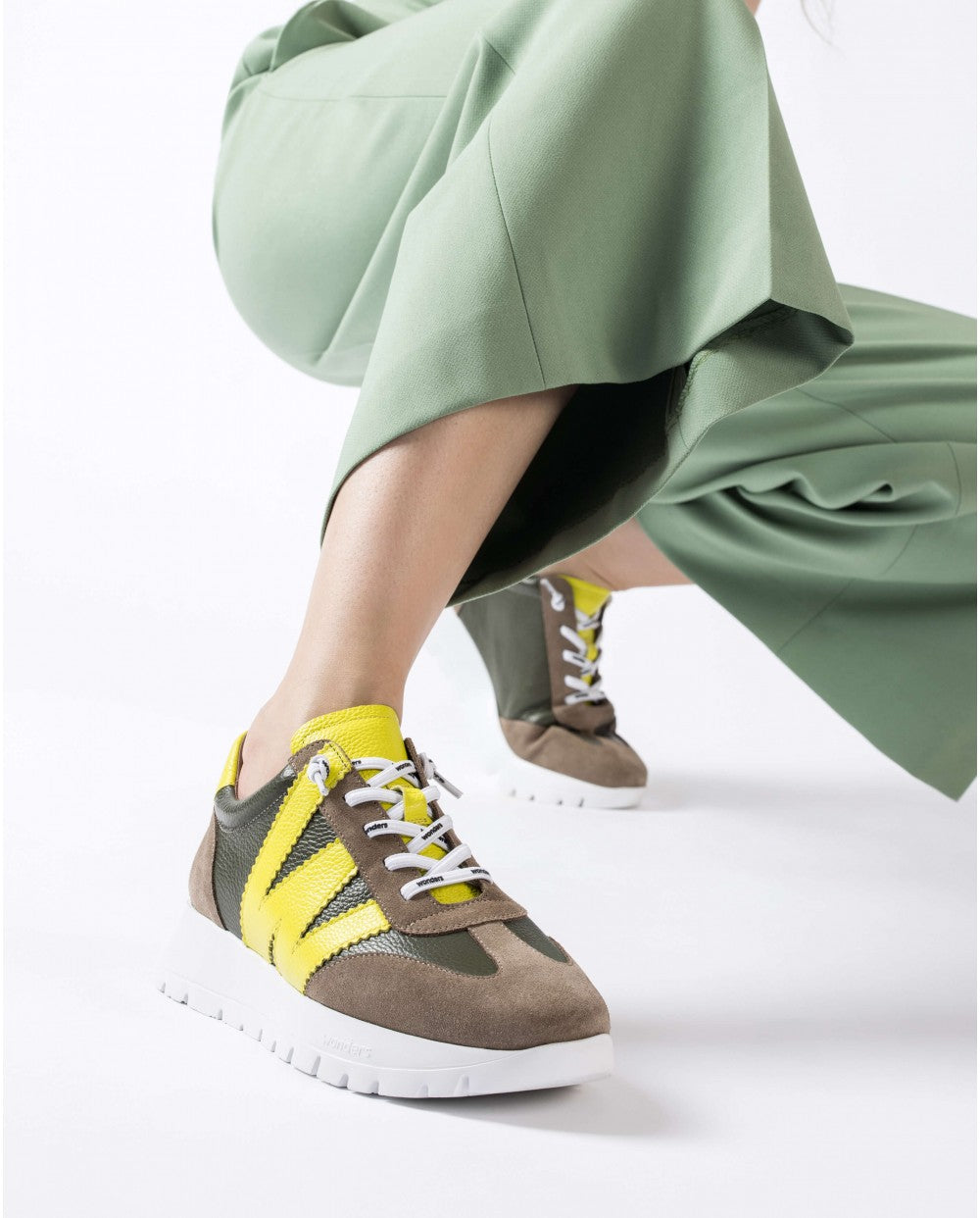 MERI in Taupe + Alga + Cyber