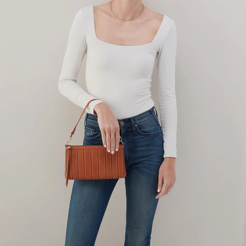DARCY in Burnished Caramel