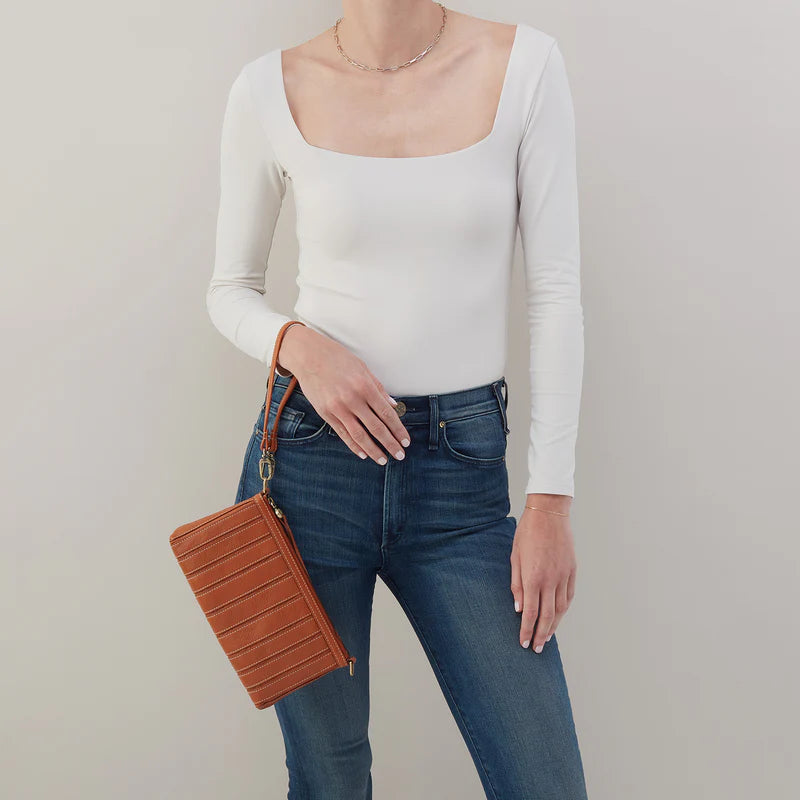 DARCY in Burnished Caramel
