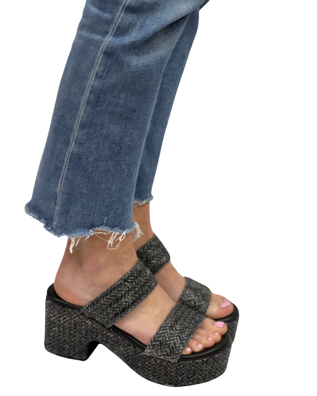 OCEAN AVE in Distressed Black