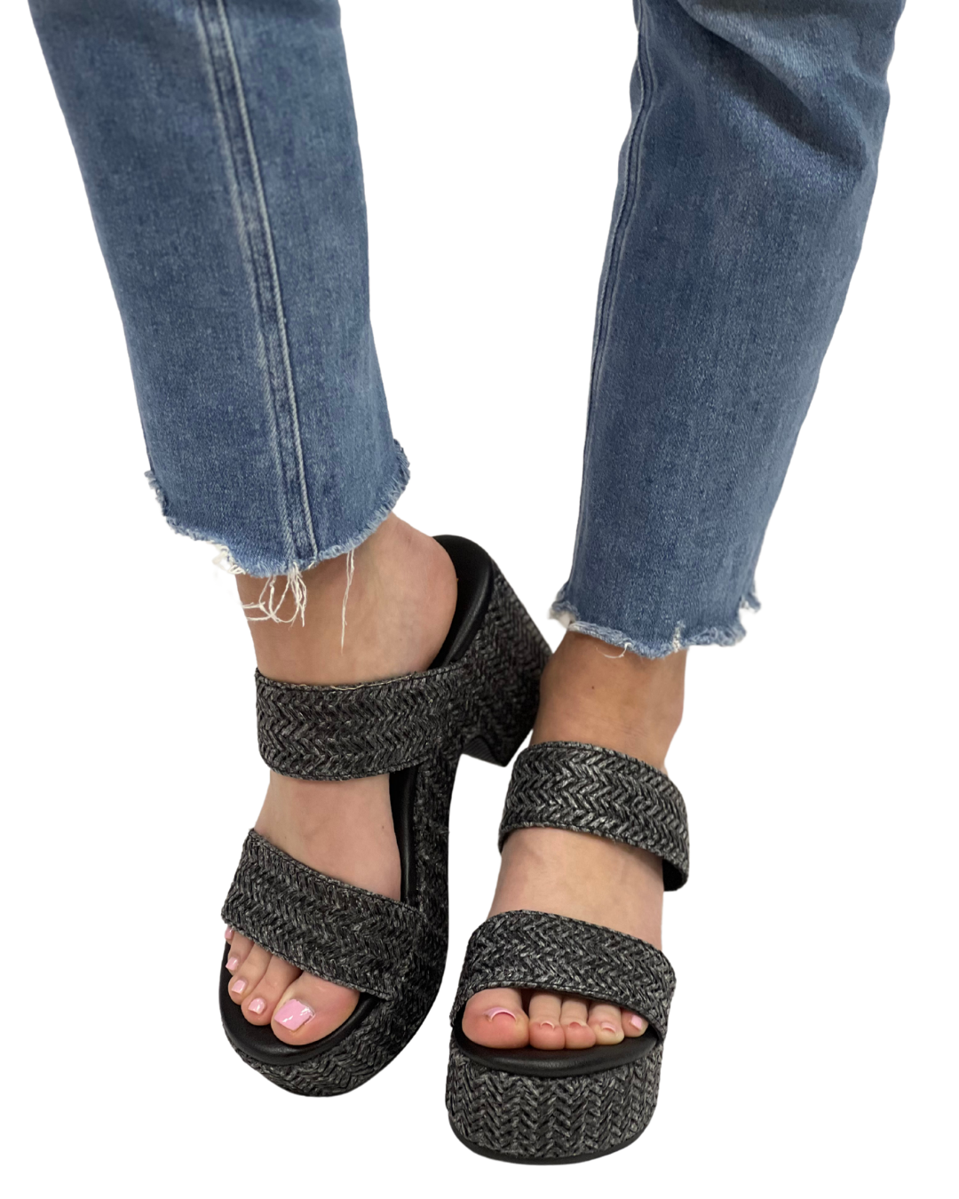 OCEAN AVE in Distressed Black