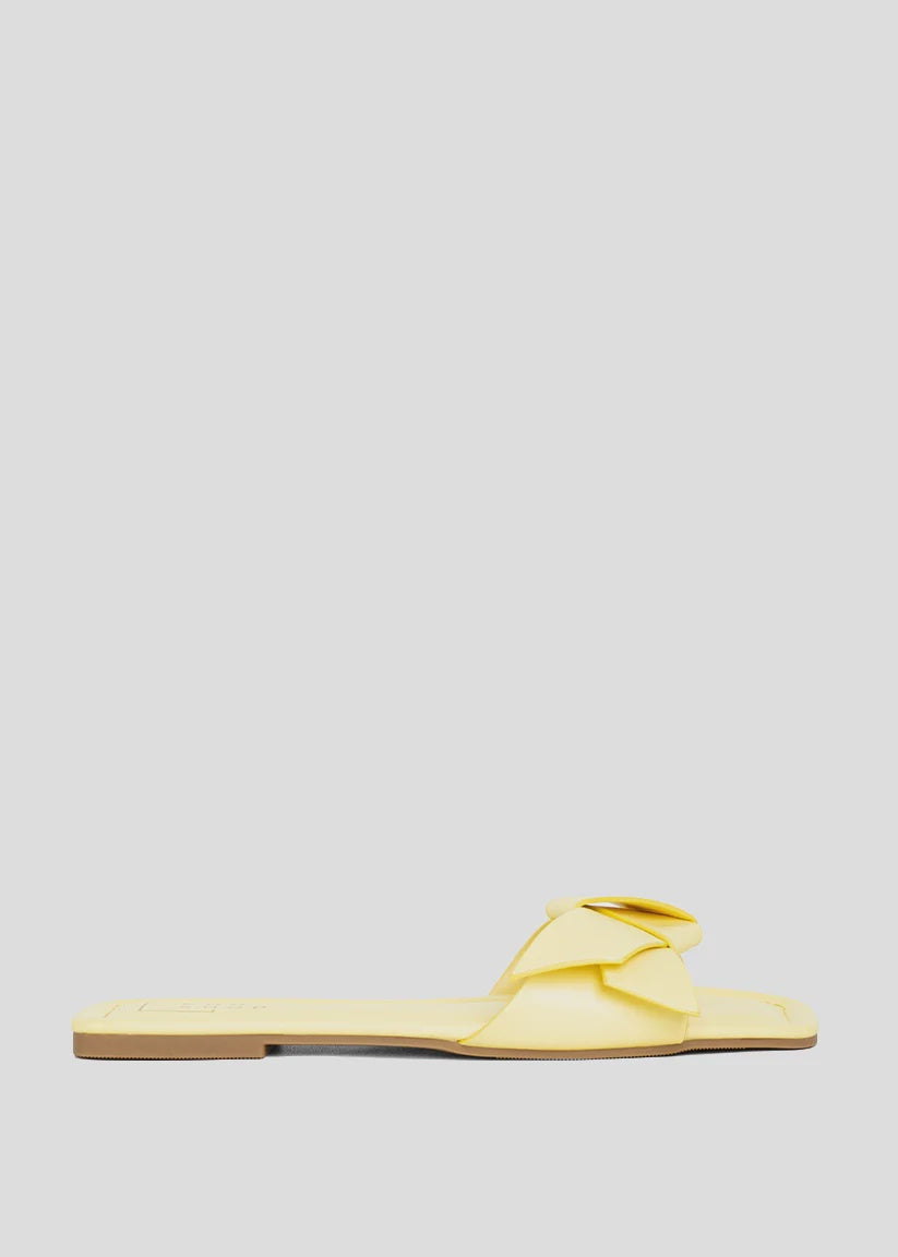 DIANA in Yellow