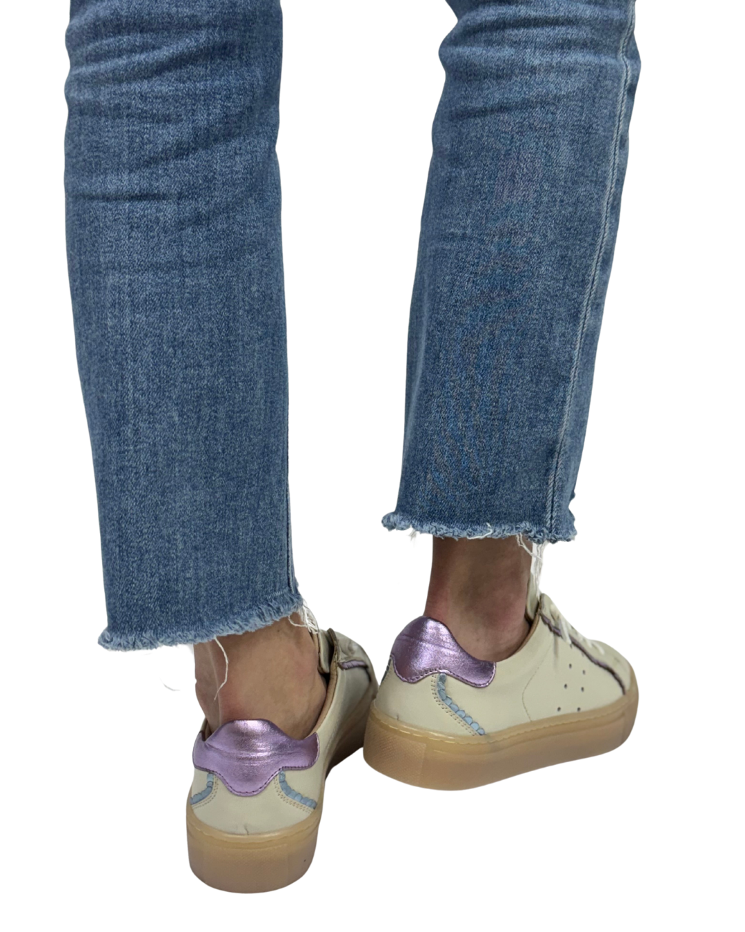 SHORE FRONT in Off White + Lilac