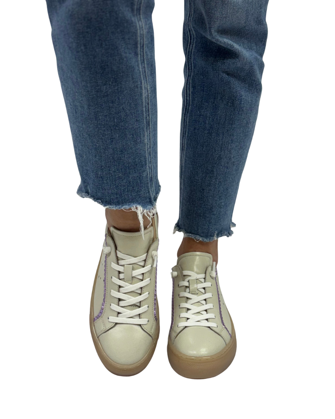 SHORE FRONT in Off White + Lilac
