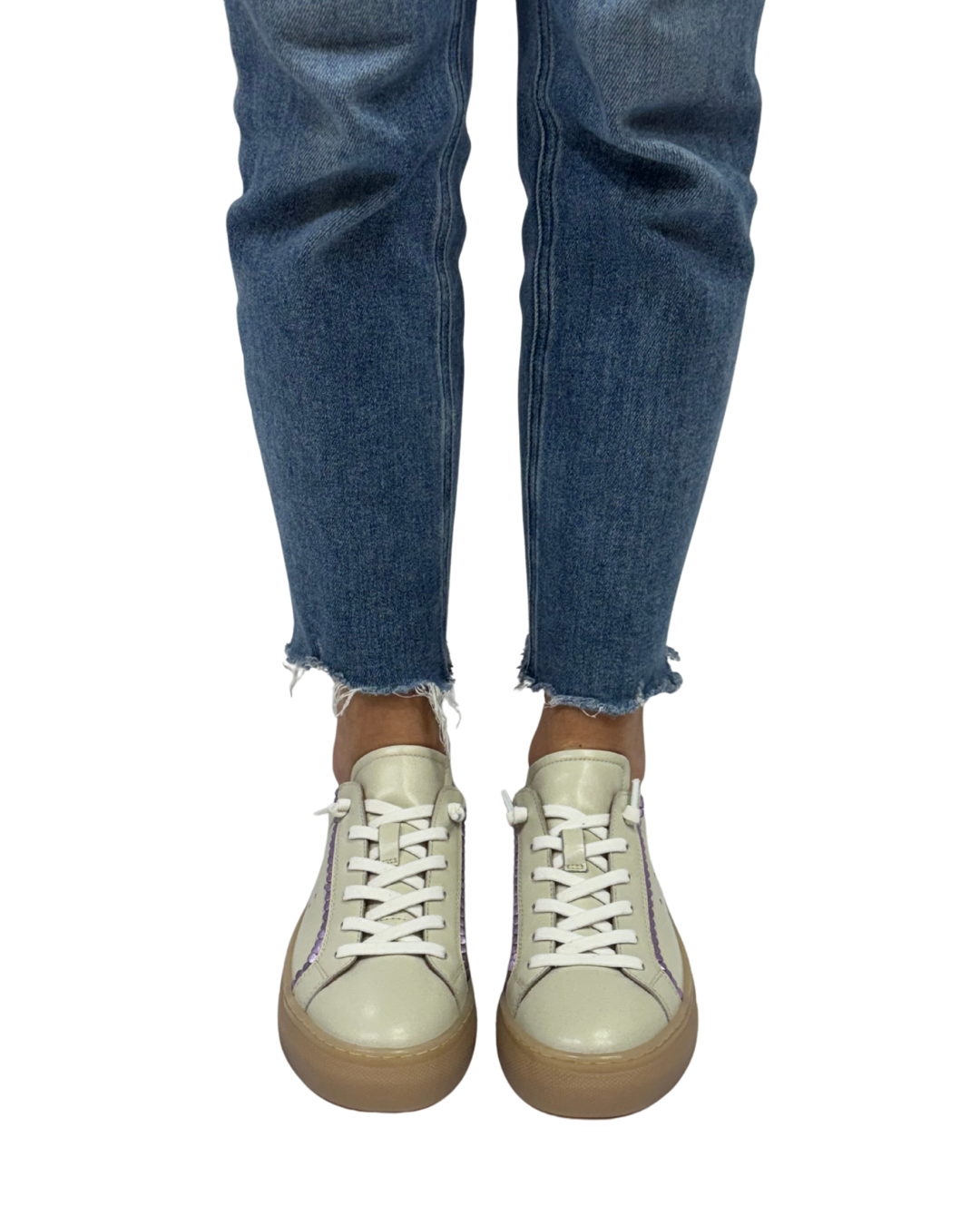 SHORE FRONT in Off White + Lilac