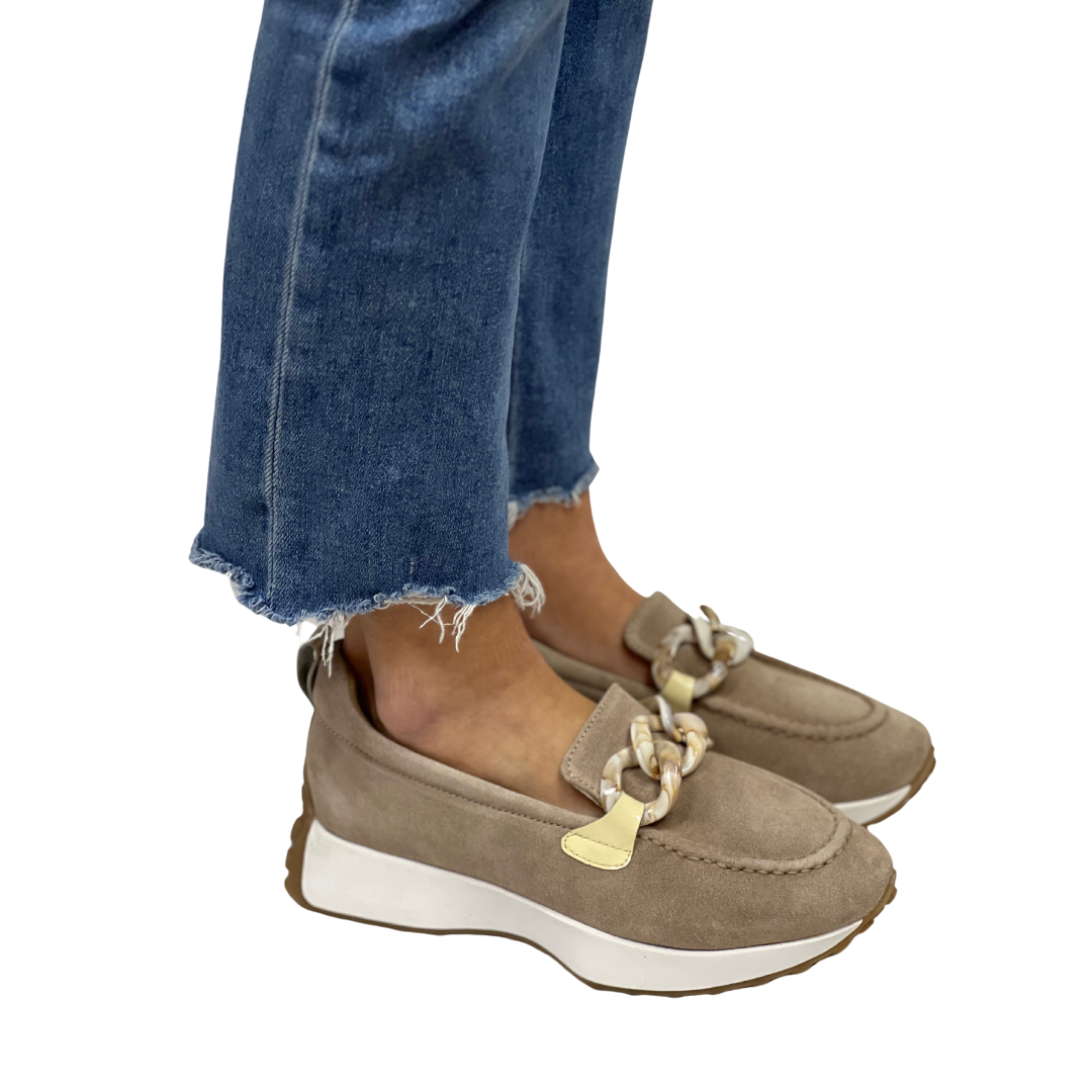 KIND WORDS in Taupe