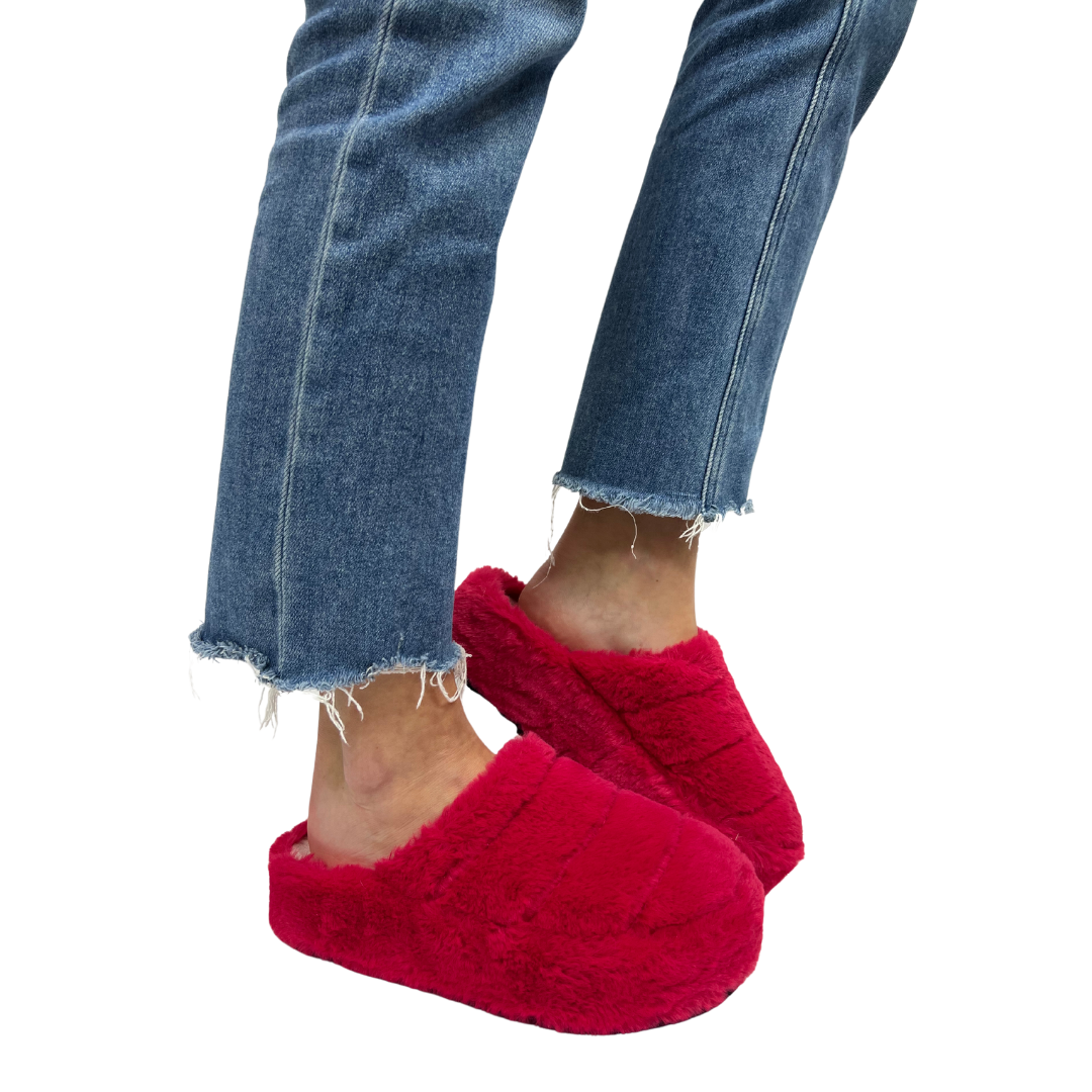 IT'S A VIBE PLATFORM SLIPPERS in Hollywood Pink