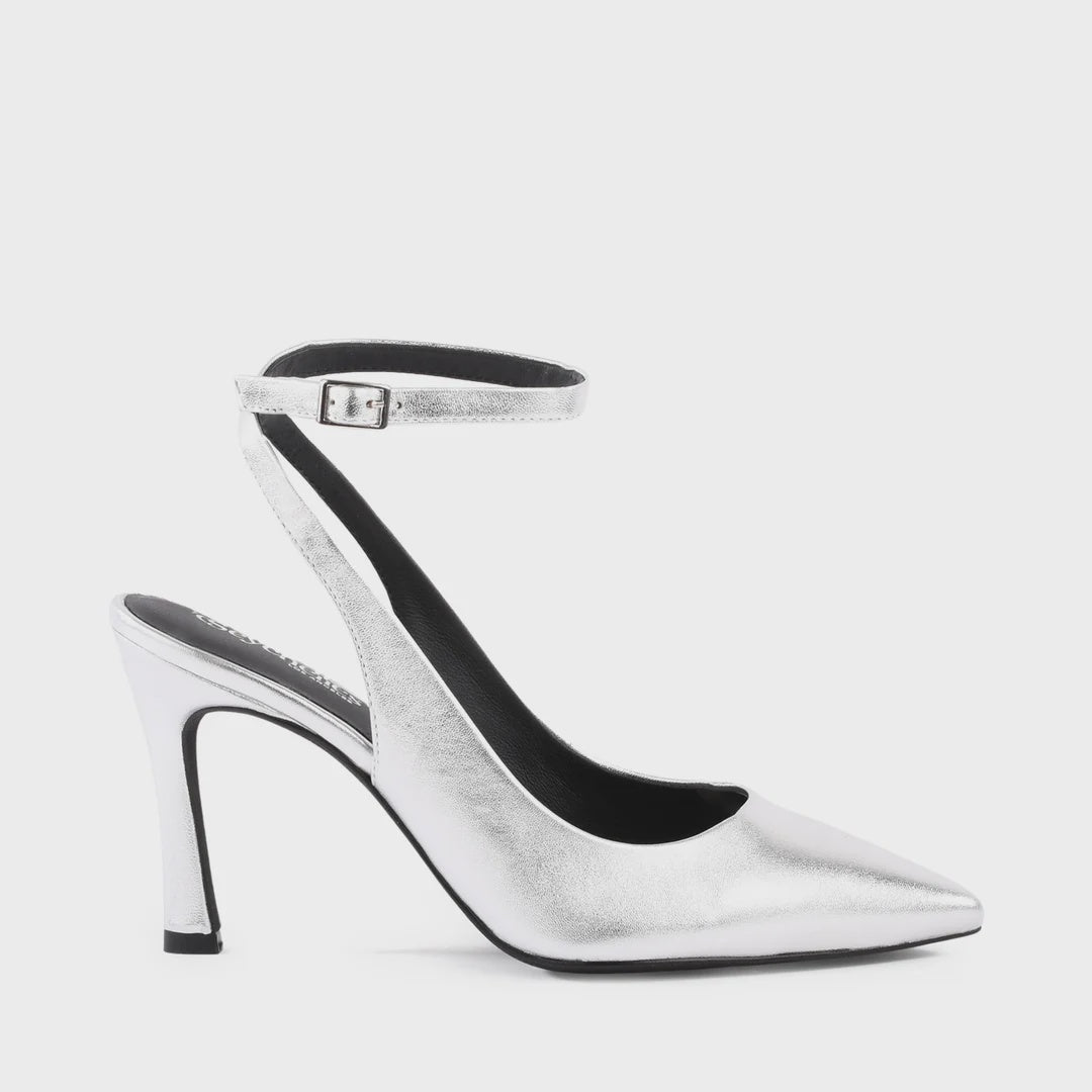 GIRL BOSS in Silver