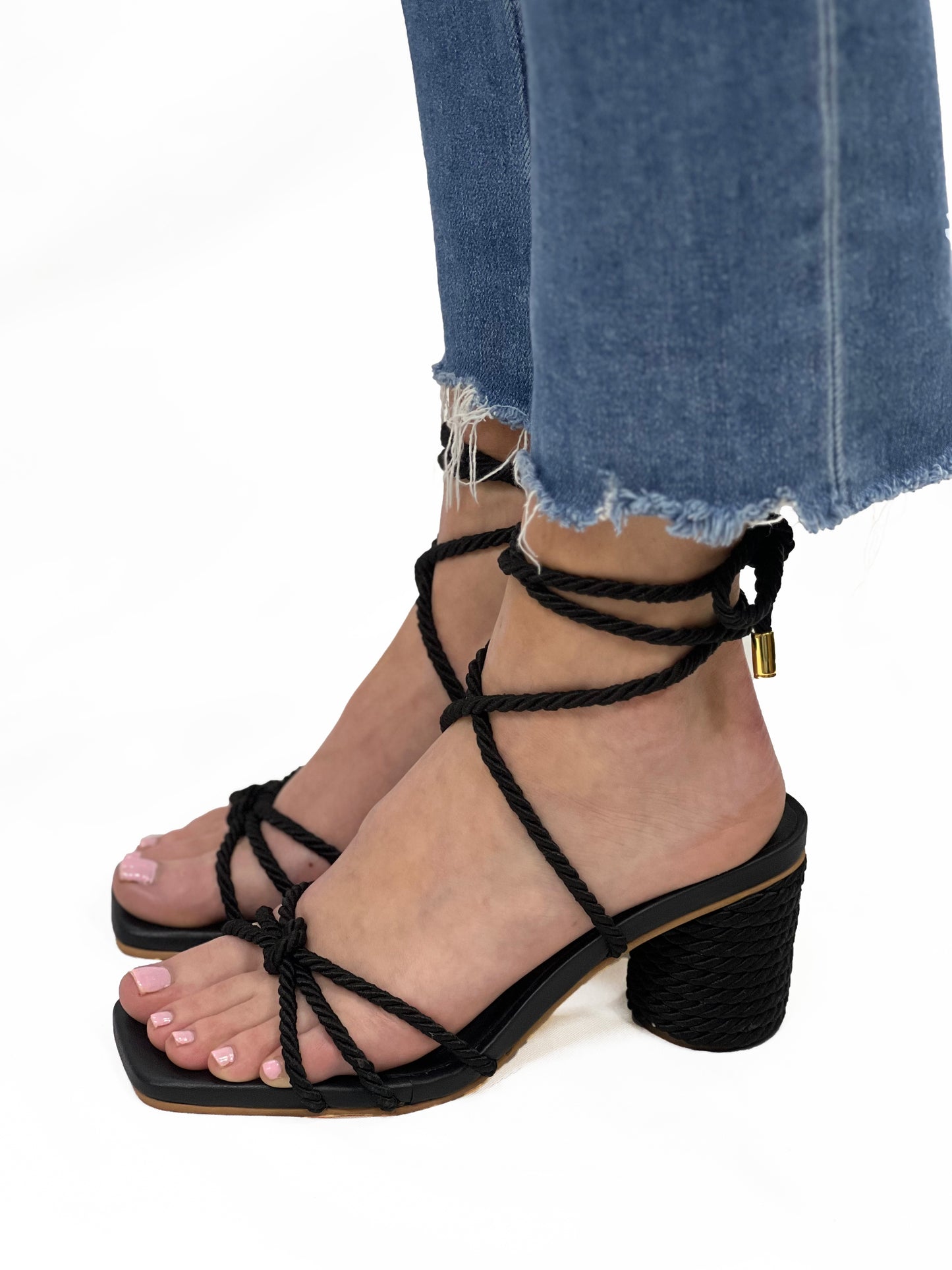 FRIDA KNOTTED HEEL in Black