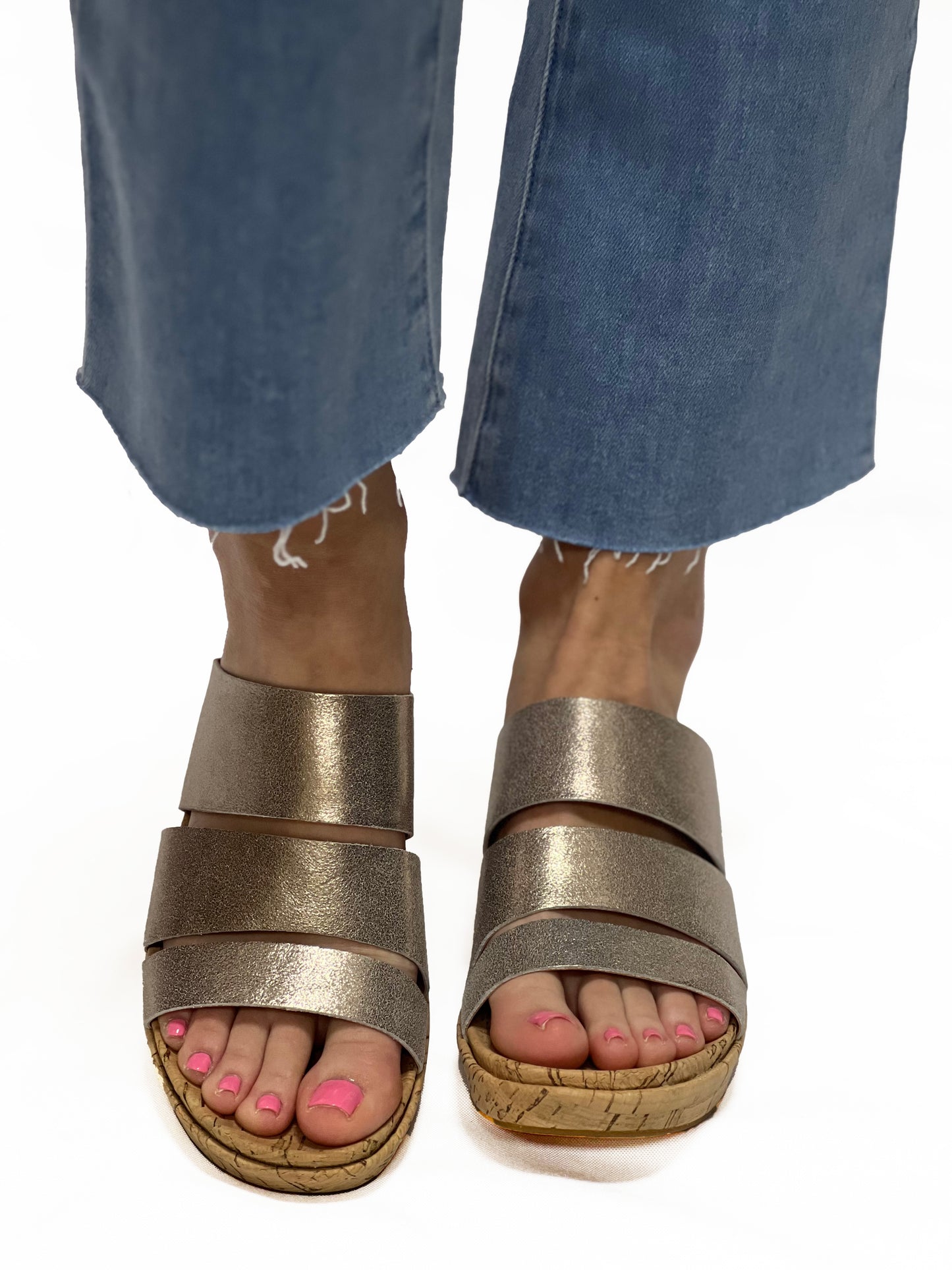 MENZIE in Soft Gold