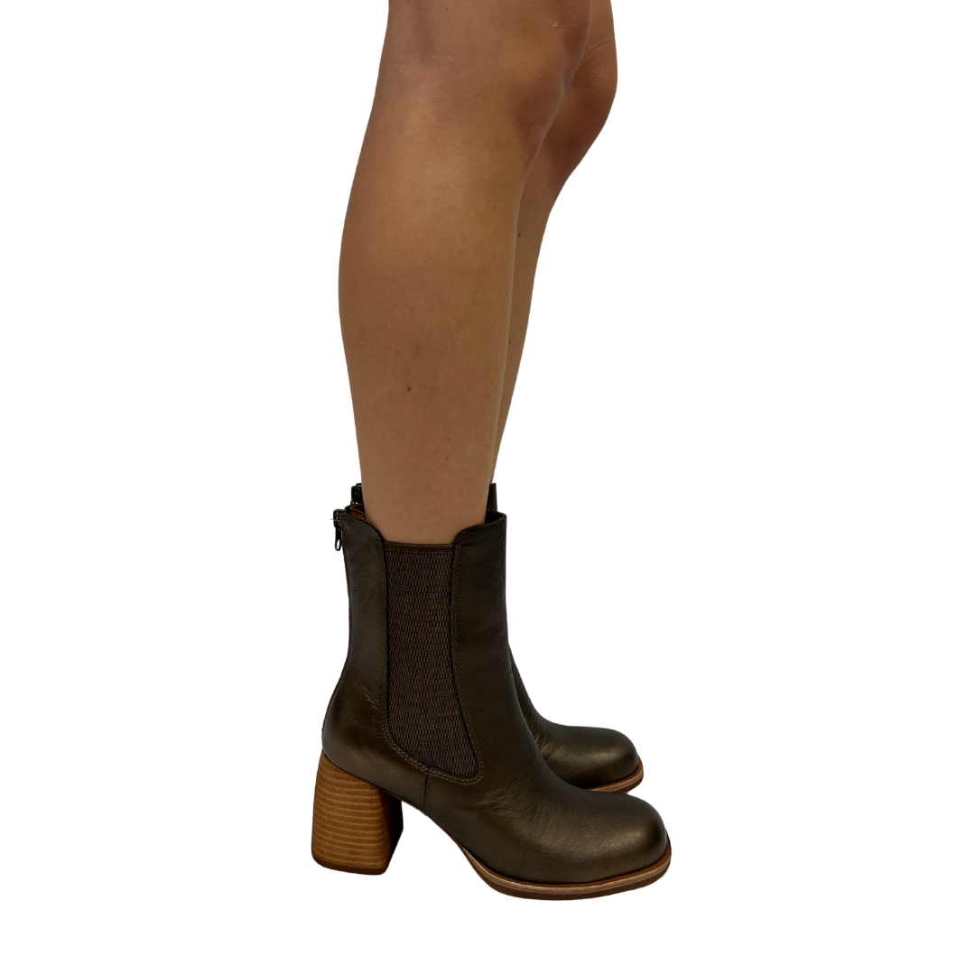 ARLINE in Bronze