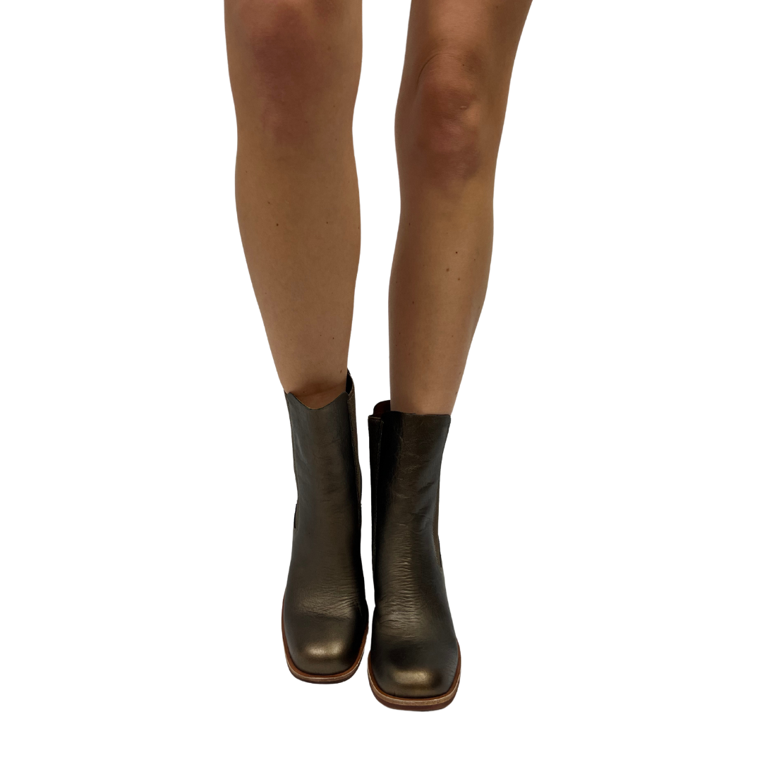 ARLINE in Bronze
