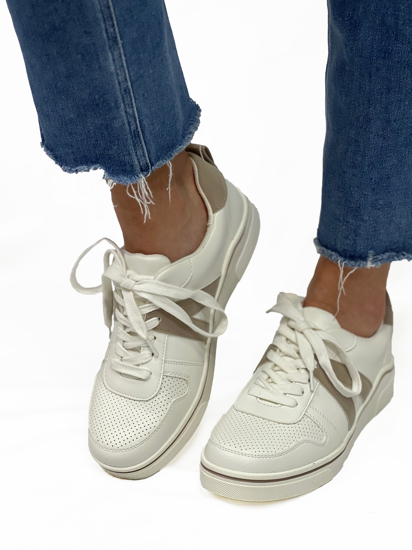 ALTA in White + Cement