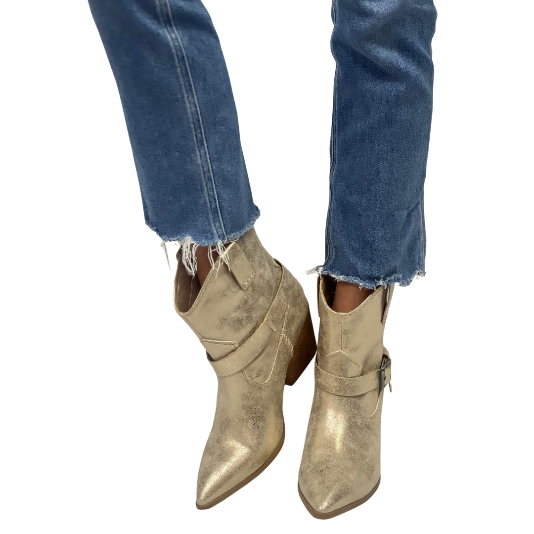 CLEMENT in Gold Distressed