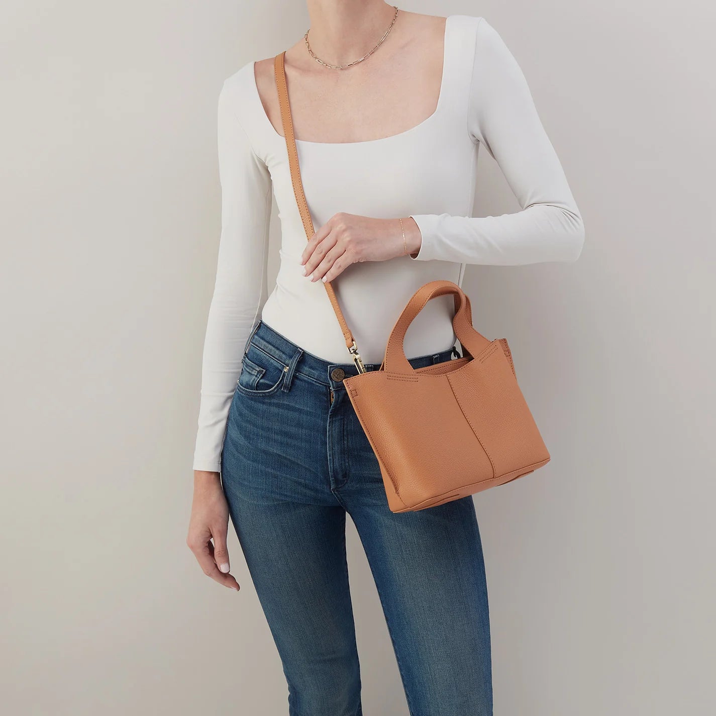 VIDA SMALL TOTE in Biscuit