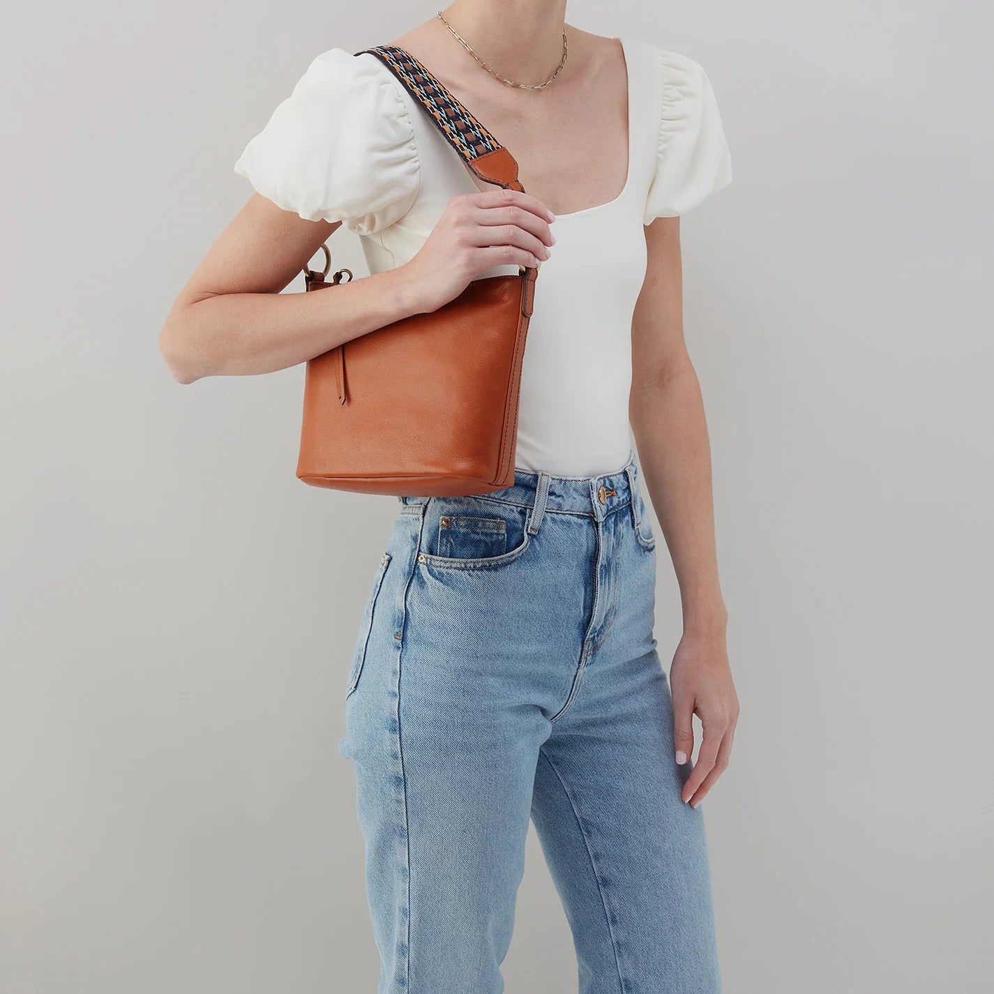 BELLE CONVERTIBLE SHOULDER BAG in Honey Brown