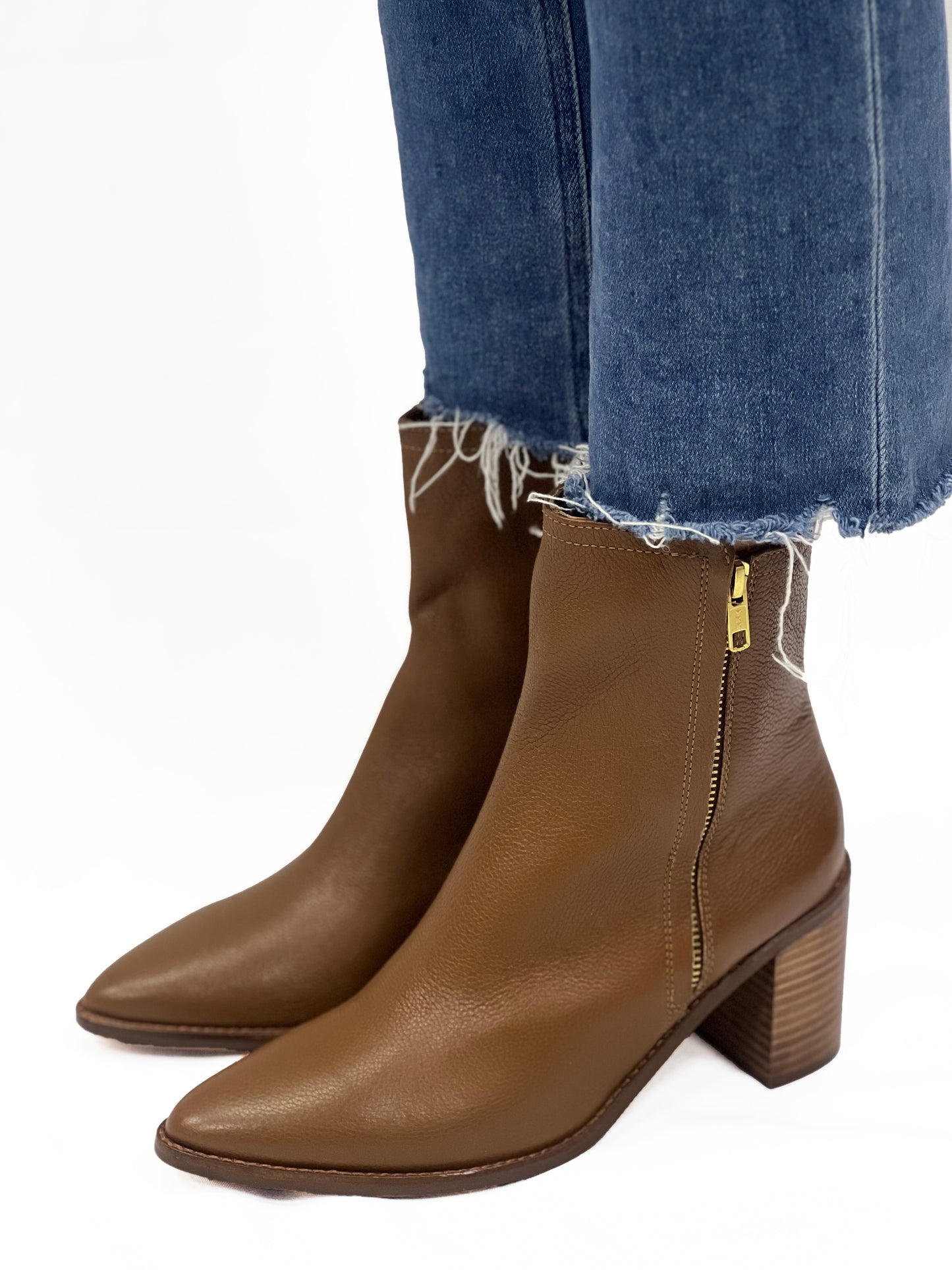 DESIRABLE in Tan