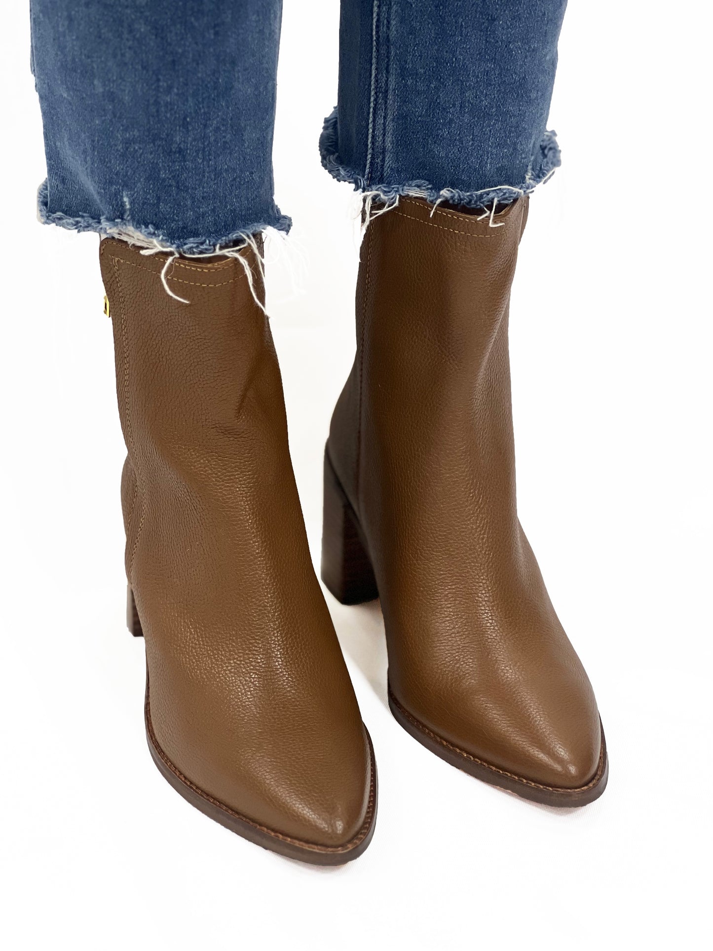 DESIRABLE in Tan