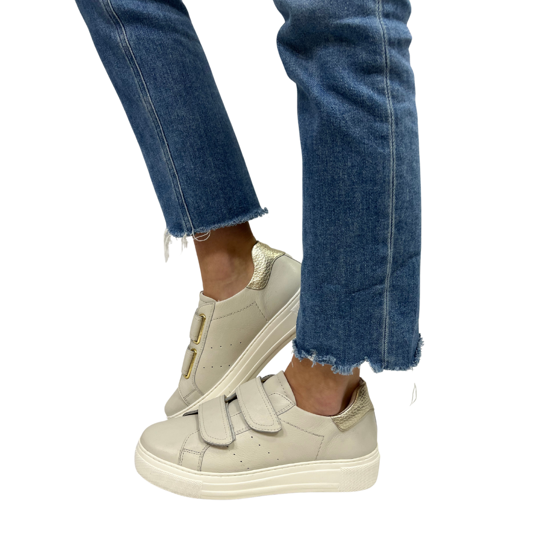 TRADING PLACES in Off White