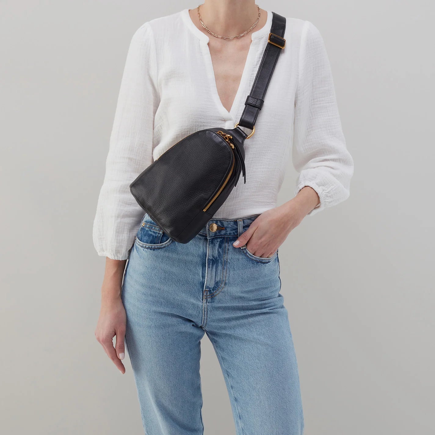 FERN SLING in Black