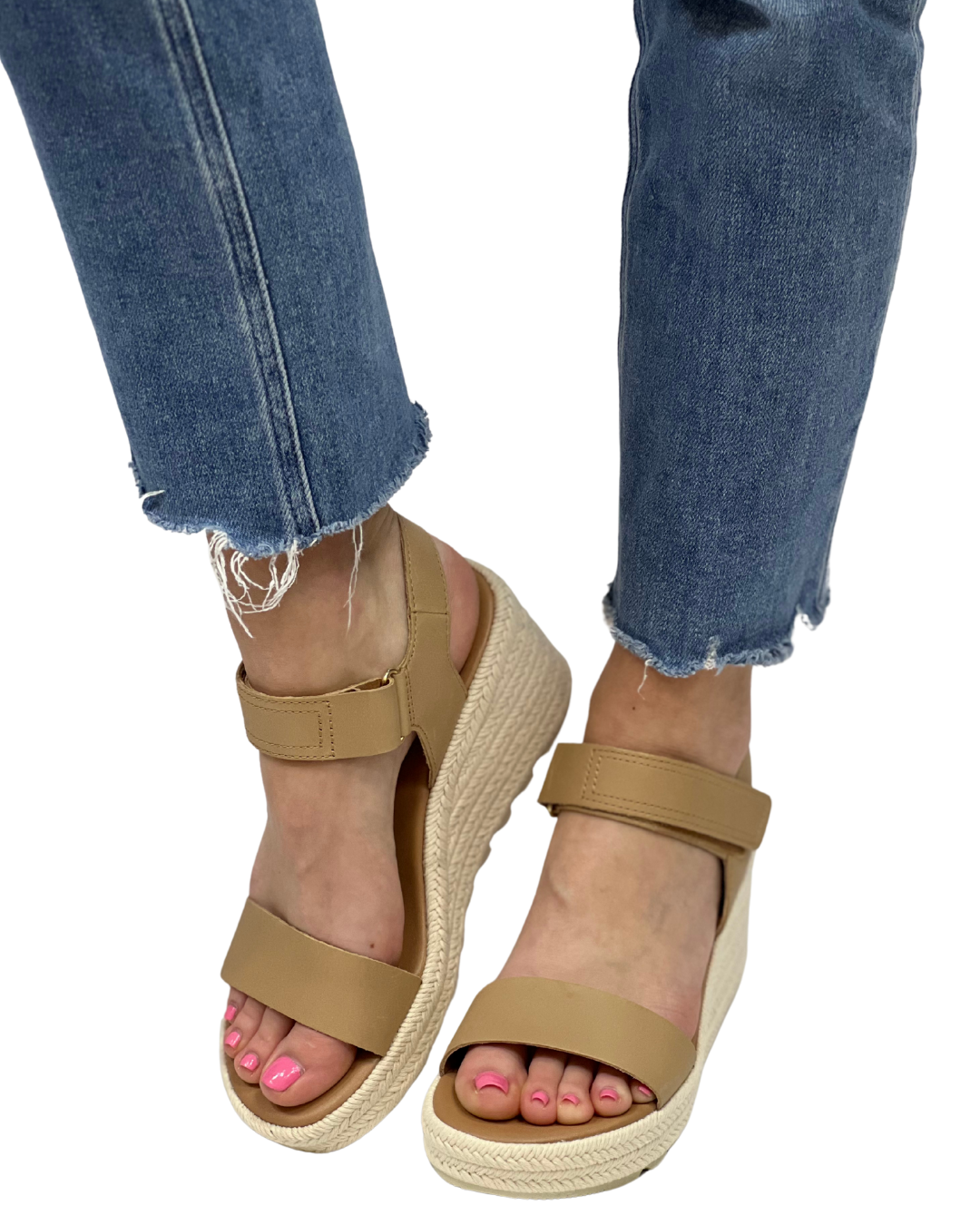 CAMERON WEDGE in Honest Beige + Chalk