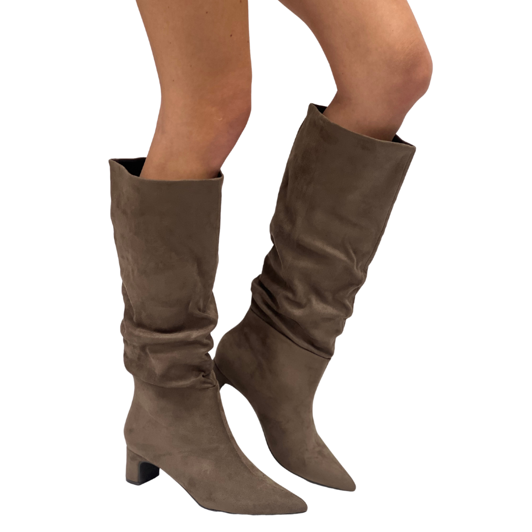 NOEY in Taupe