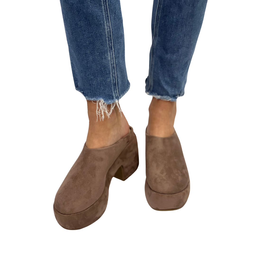 FRANKIE in Taupe
