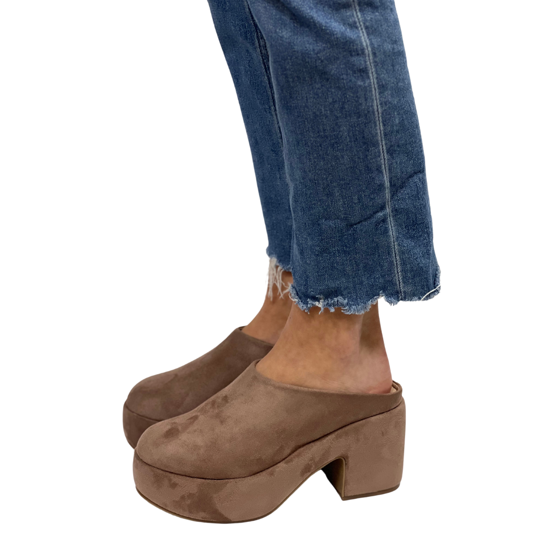 FRANKIE in Taupe