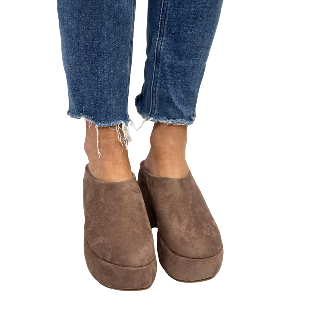FRANKIE in Taupe