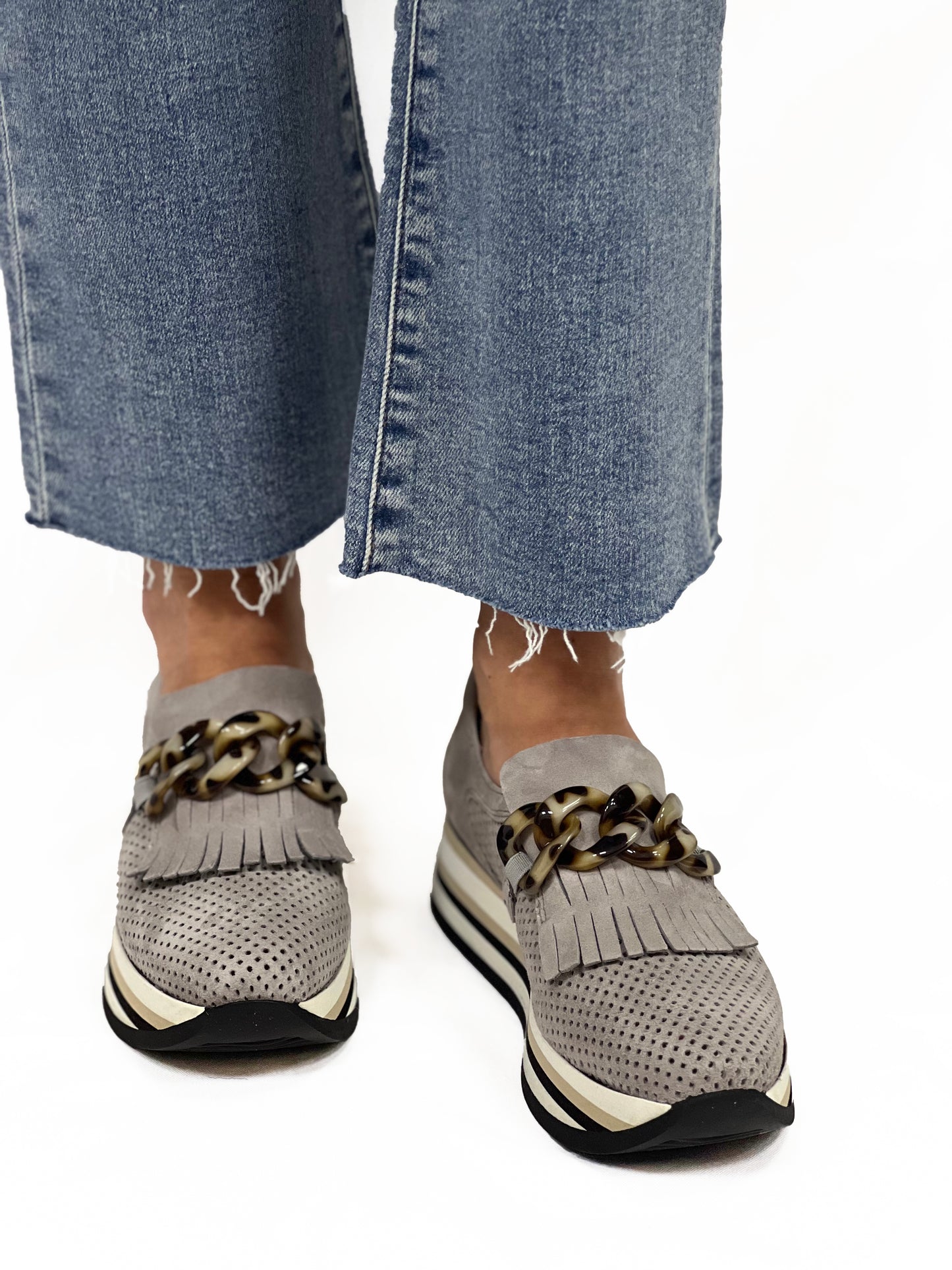 CARLY in Light Grey