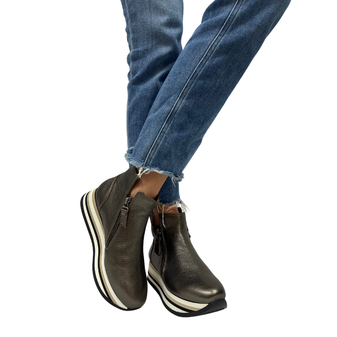 CARTER in Taupe Metal