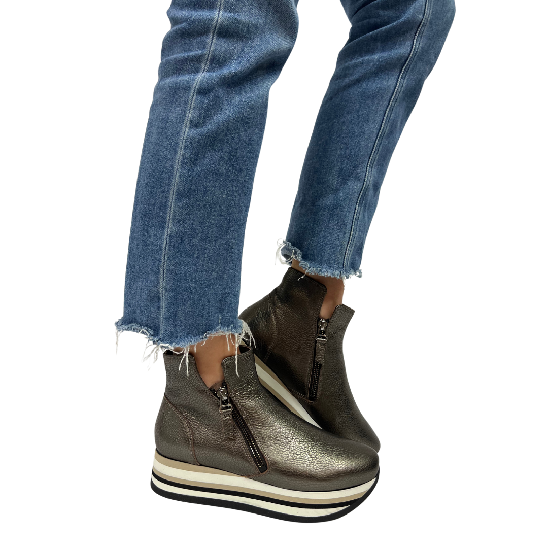 CARTER in Taupe Metal