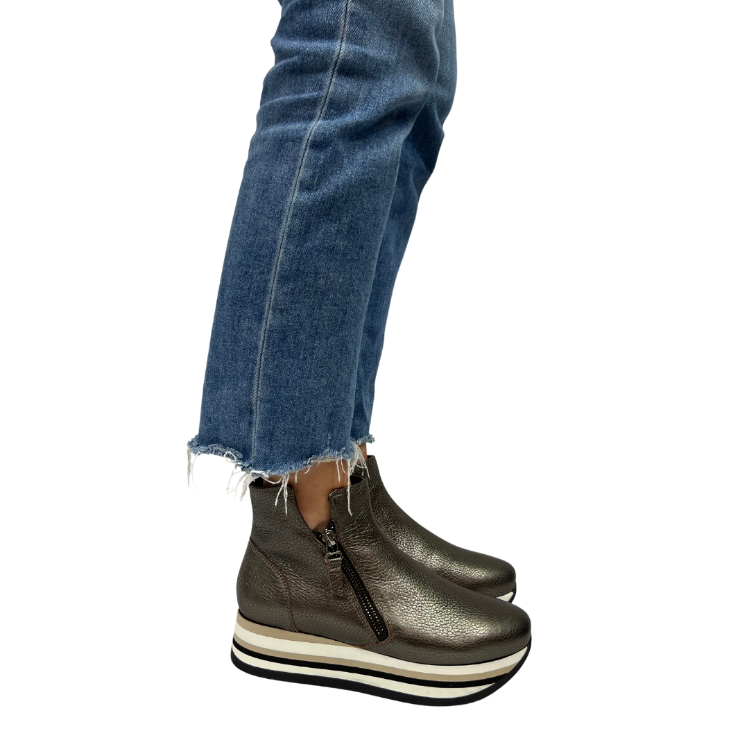 CARTER in Taupe Metal