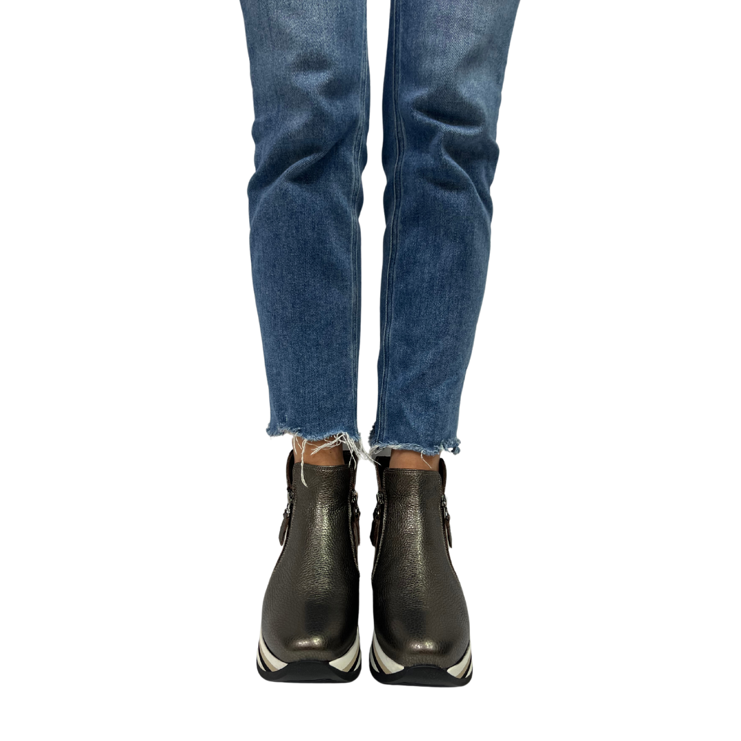 CARTER in Taupe Metal