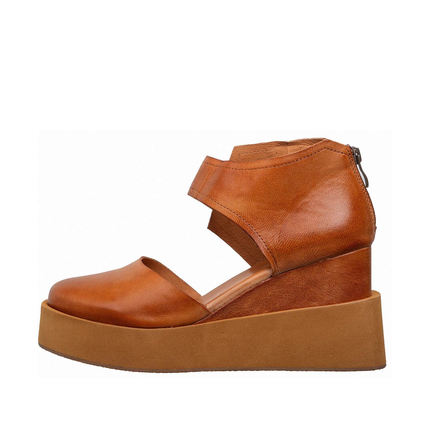 URSULA in Tan