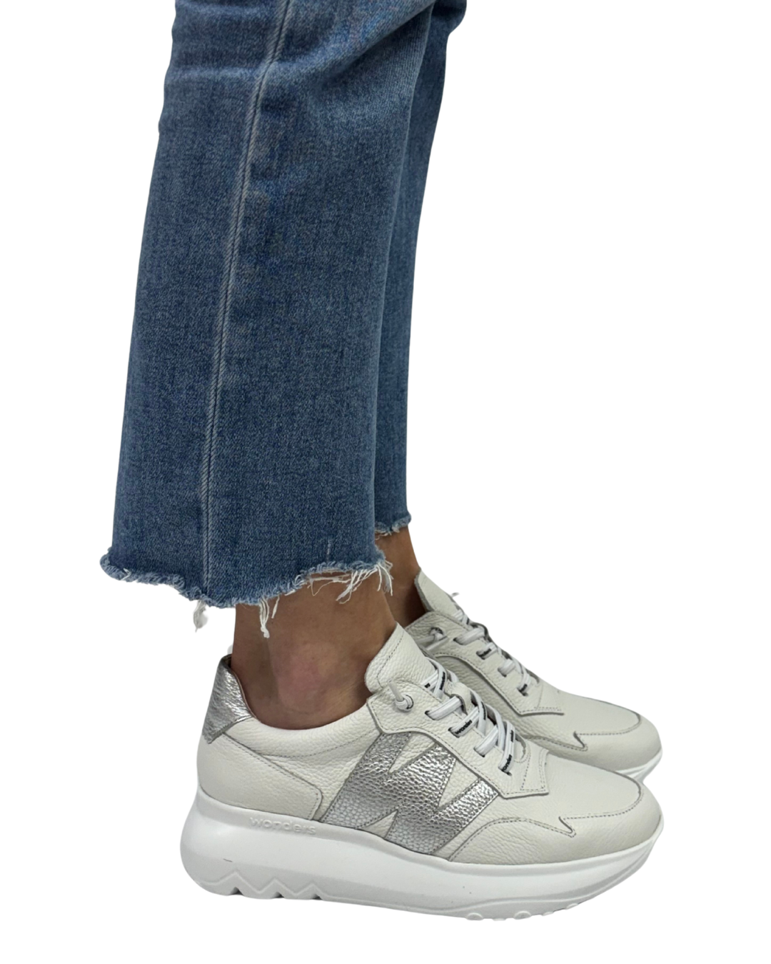 SAMIRA in Off White + Silver