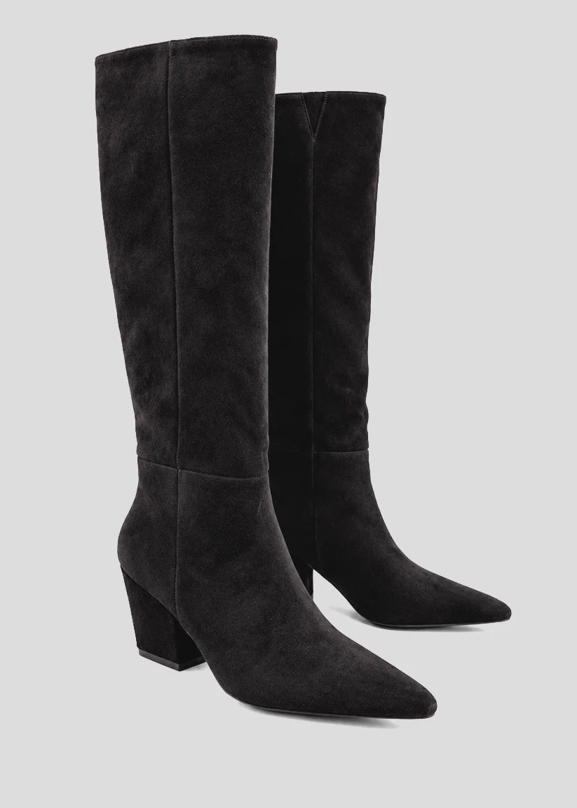 ZELENA in Black