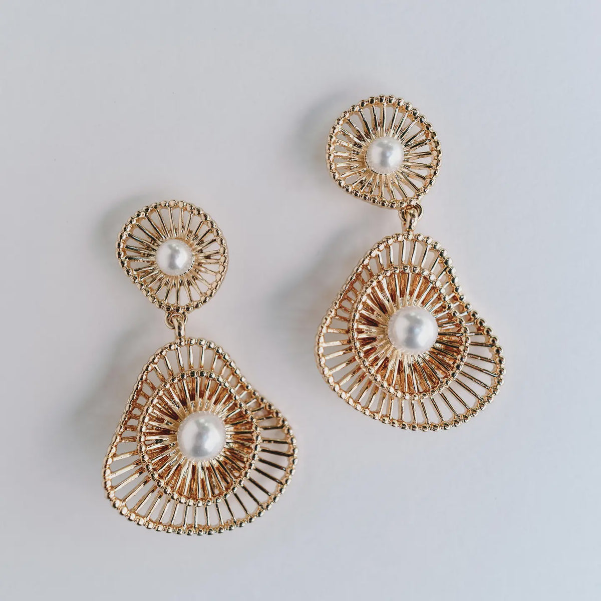 SEASIDE PEARL DROP STATEMENT EARRINGS in Gold