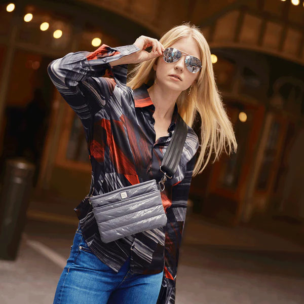 BUM BAG CROSSBODY in Carbon Patent