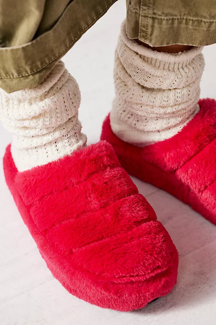 IT'S A VIBE PLATFORM SLIPPERS in Hollywood Pink