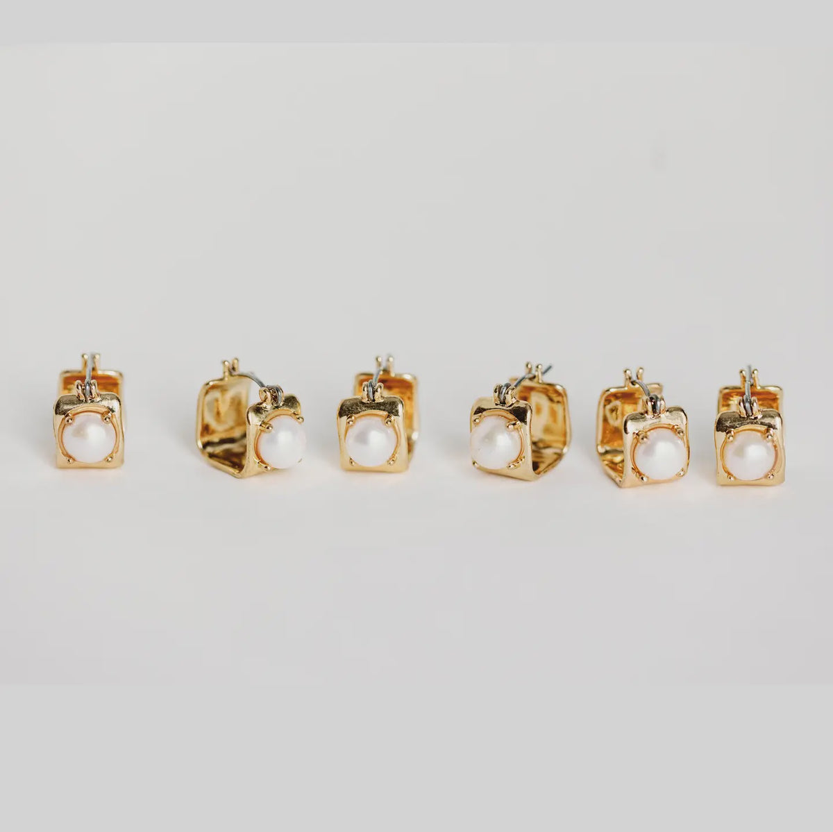 VINTAGE MINI SQUARE HUGGIE HOOPS in Gold Pearl