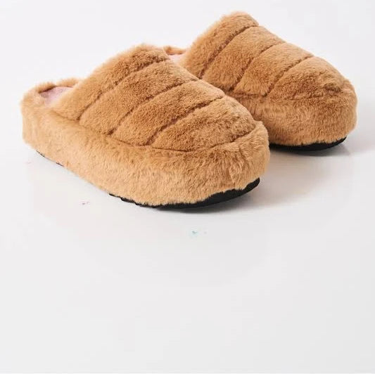 IT'S A VIBE PLATFORM SLIPPER in Teddy
